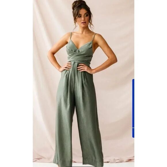 Saints and Secrets NWT Nacy Wide Leg Pinstripe Jumpsuit Olive Size Large - Picture 1 of 6